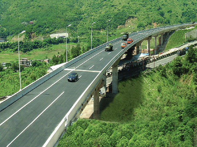 黑水達古冰川（馬橋）至紅原壤口公路改建工程第六標段（平均海撥在3500米以上）